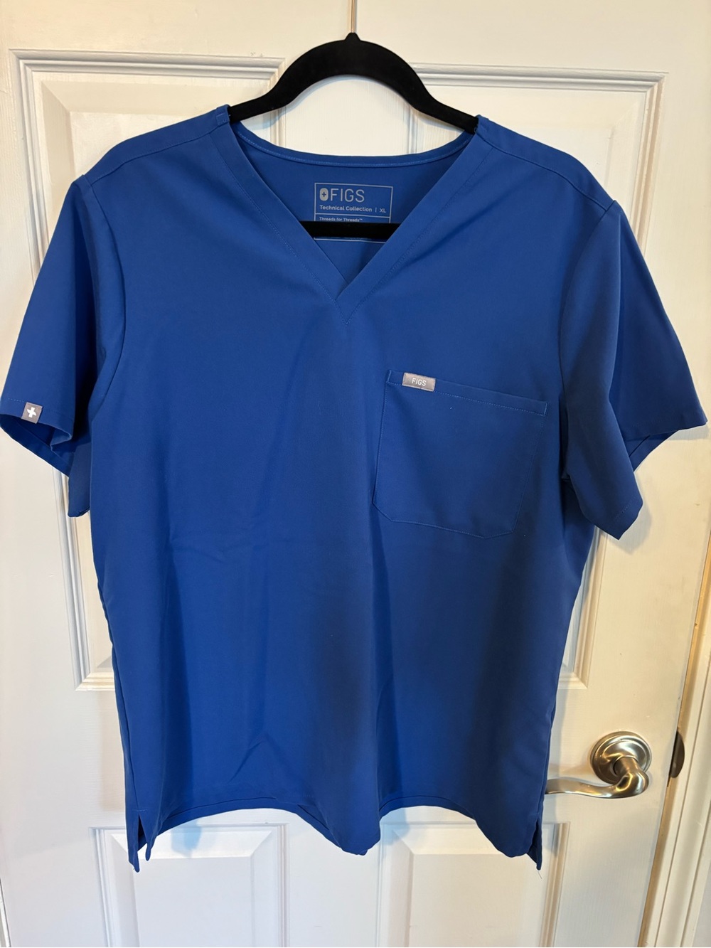 FIGS Women’s Winning Blue XL top and XL tall jogger